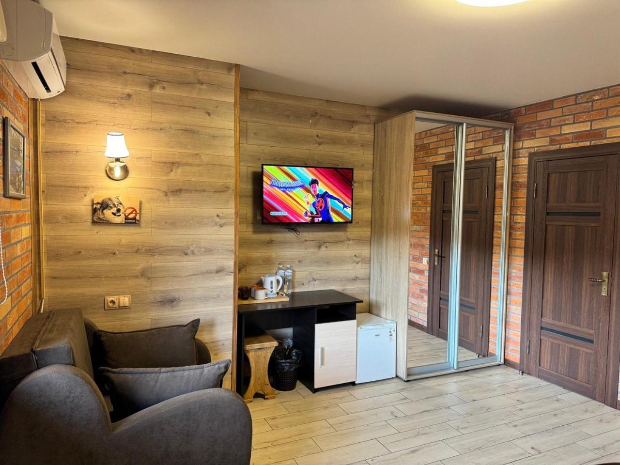 Otel довбуш *