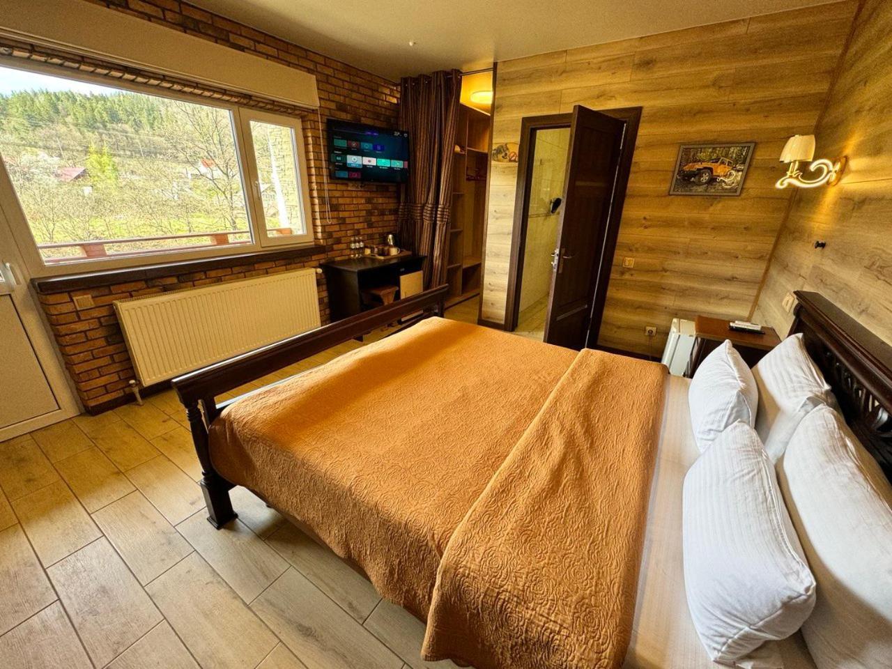 Otel довбуш
